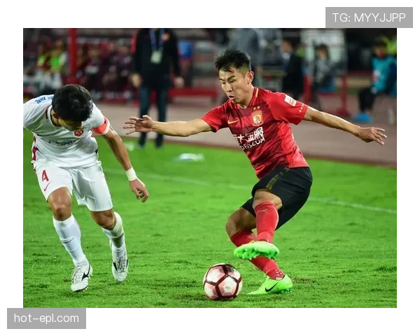 成都警方通报两人扰乱中超联赛秩序 申某黄某被行政拘留 成都警方通报两人扰乱中超联赛秩序 申某黄某被行政拘留